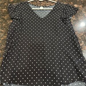 Old Navy Black and White Flutter Sleeve Blouse